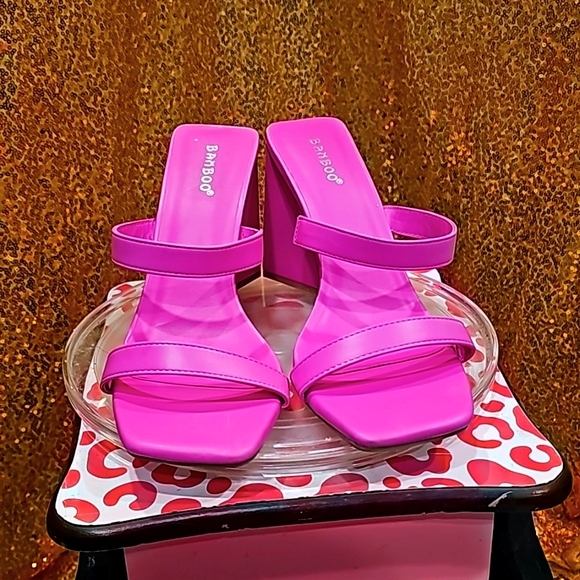 BAMBOO Shoes - A BamBoo Like New Pink Heels size 10